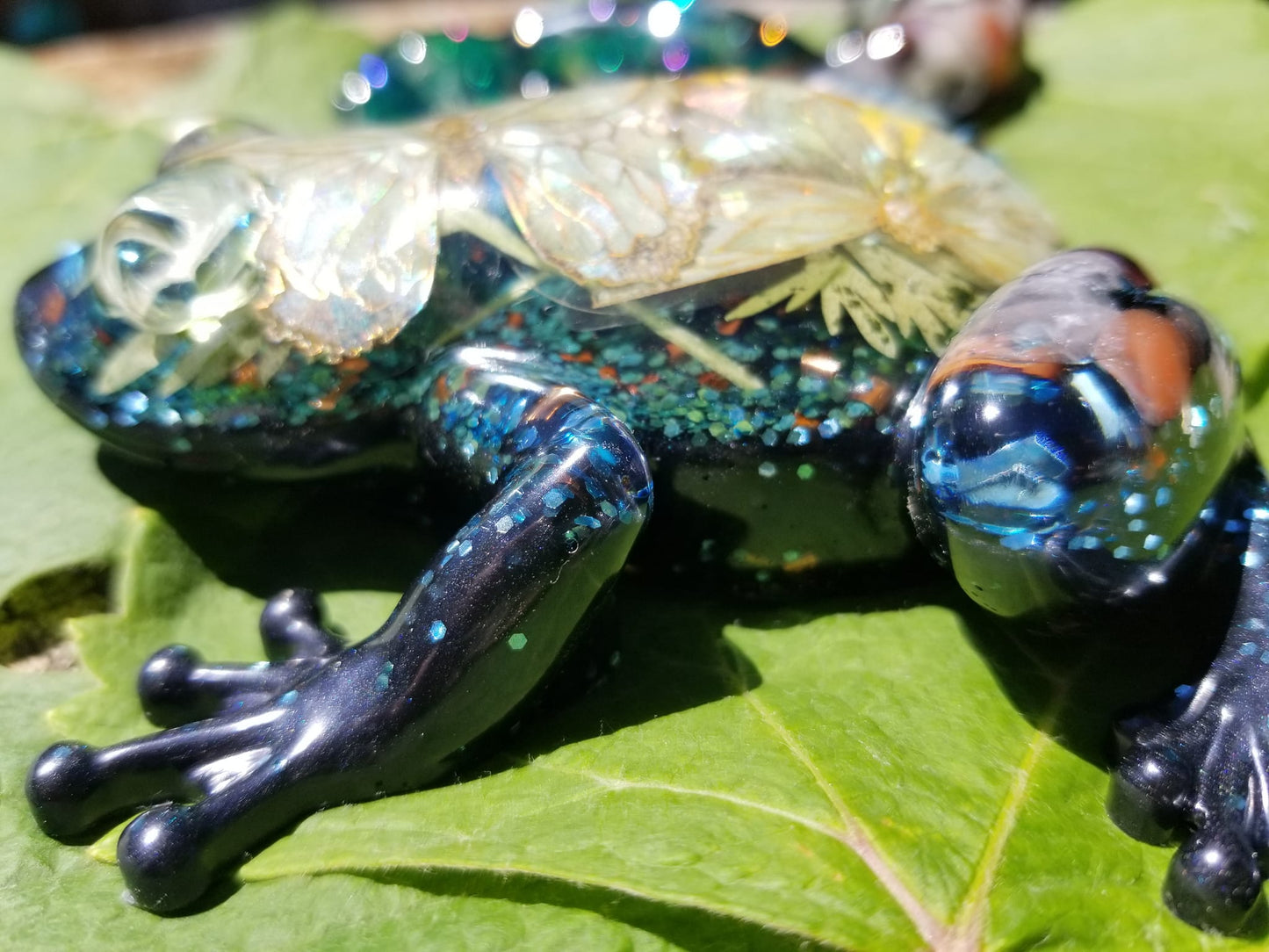 Resin frog