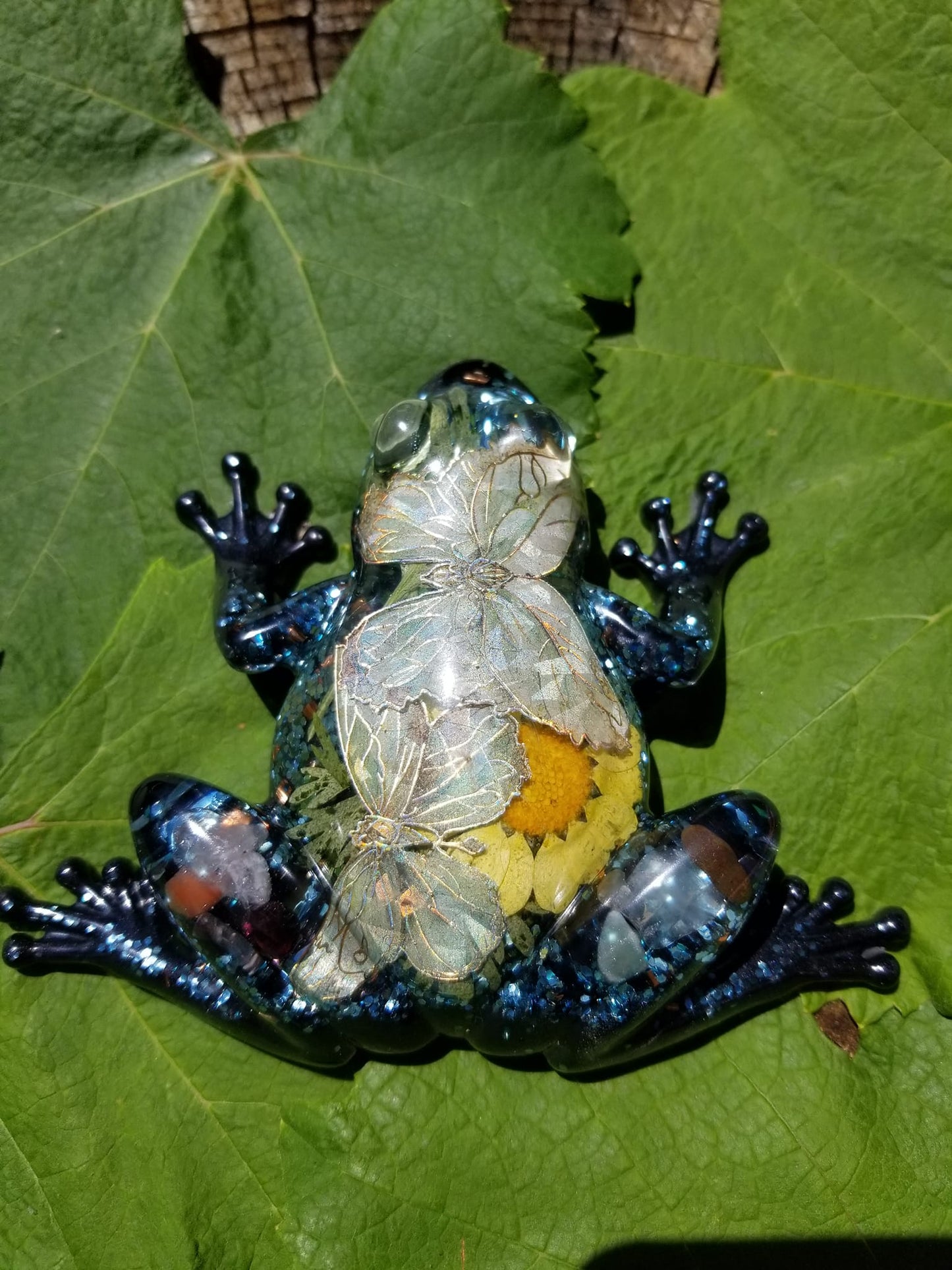 Resin frog